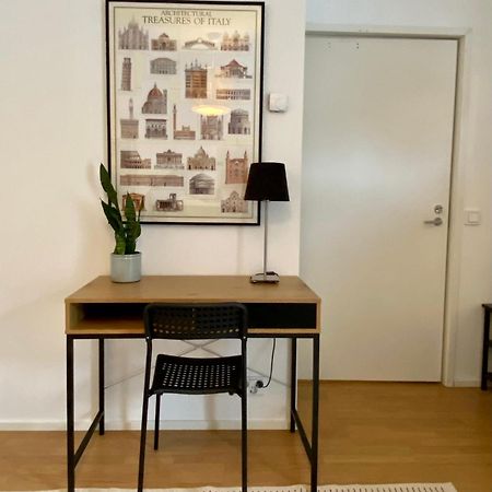 Tranquil Studio Near Nature, Free Parking& Wifi Хельсинки Экстерьер фото